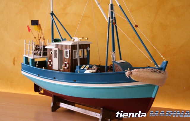 Maqueta barco pesquero destinado al cantabrico y los tipos de pesca son  cangrejero y langostas