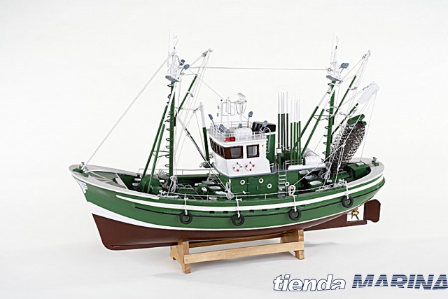 maqueta-pesquero-con-colores-vivos