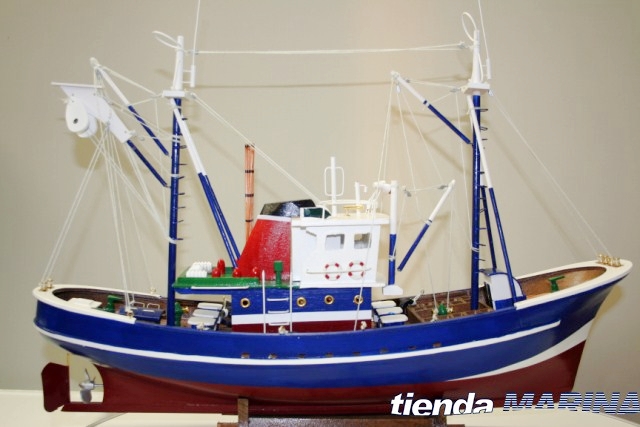 Maqueta barco pesquero 47cm