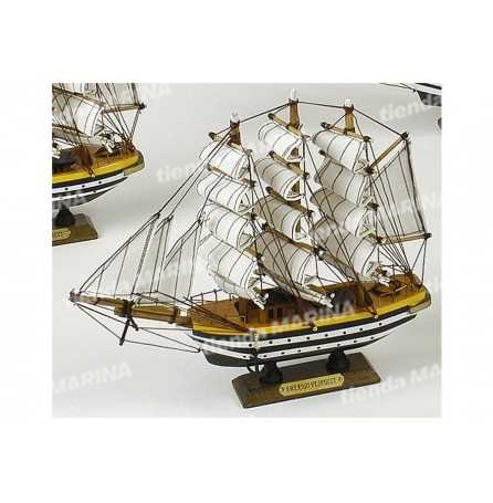 cuatro-maquetas-del-velero-el-amerigo-vespucci-1930